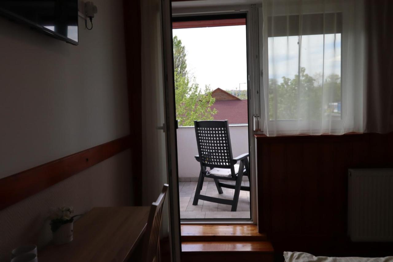 Bed and Breakfast Vadkacsa Panzio Balatonkenese Zewnętrze zdjęcie